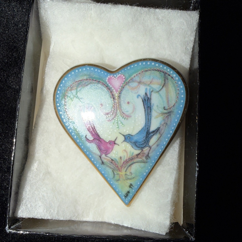 1999 P.‎ Buckley Moss Anniversary Song Pin